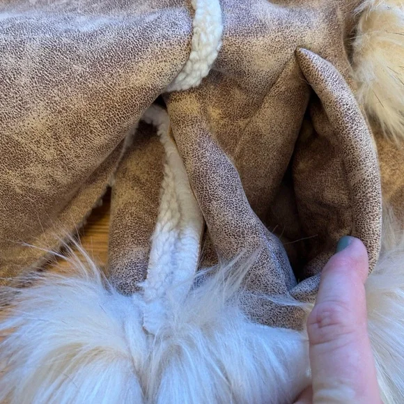 Hot & Delicious Faux Fur Jacket in Cream and Tan - Picture 11 of 12